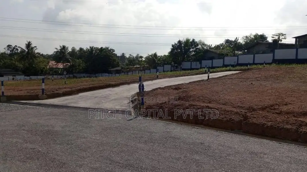Land for Sale in Kaluaggala