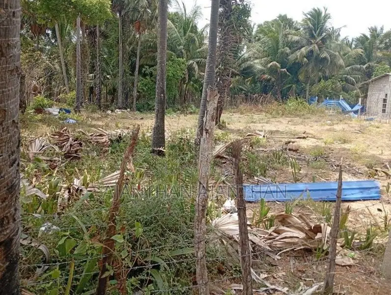 A9 Land for Sale in Meesalai North