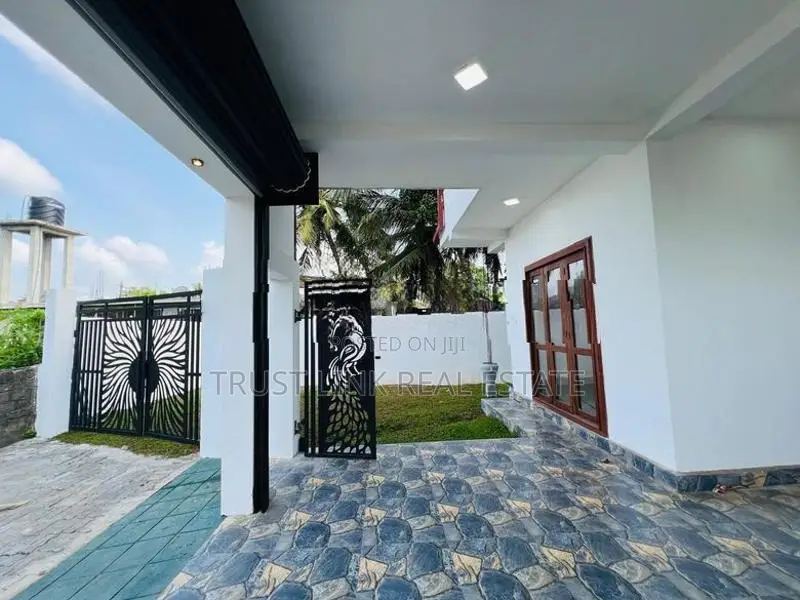 2 Storey House for Sale in Wattala Kerawalapitiya