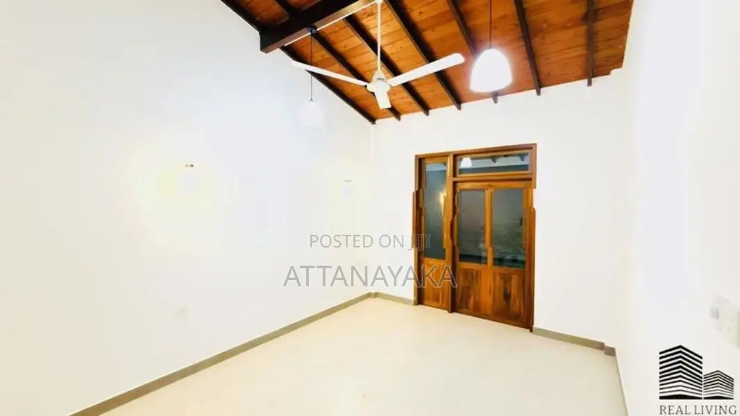 සුඛෝපභෝගී අලුත්ම නිවසක් විකිණීමට කුරුණෑගල