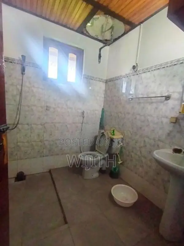 Two Storey House for Sale in Pelawaththa
