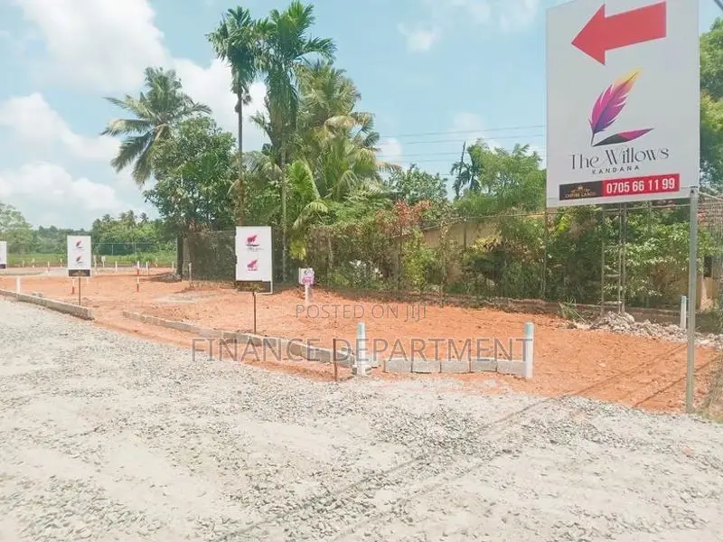 Easy Access to Negombo Main Road – Kandana Batagama Land