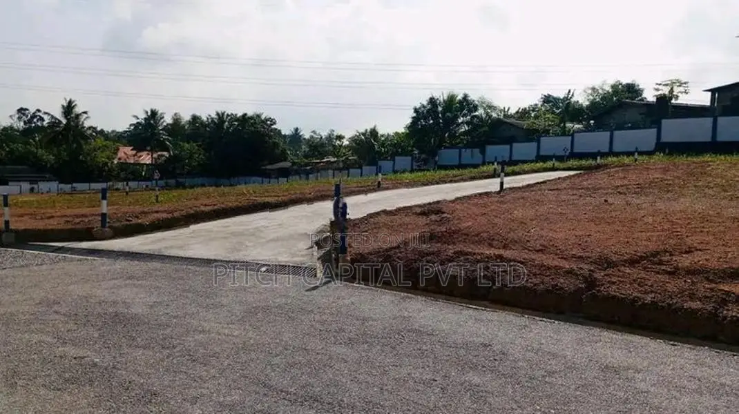 Land for Sale in Kaluaggala
