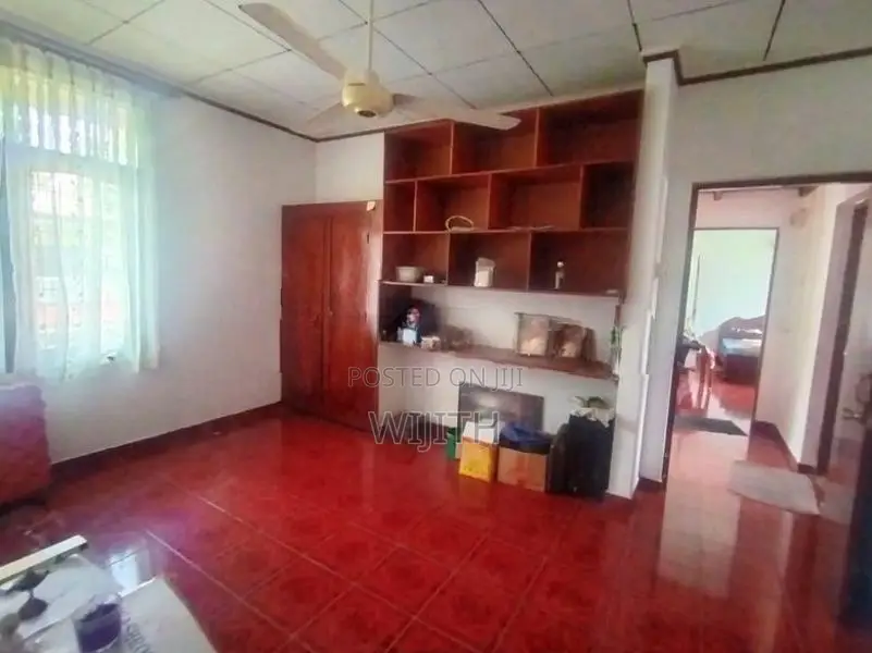 Two Storey House for Sale in Pelawaththa