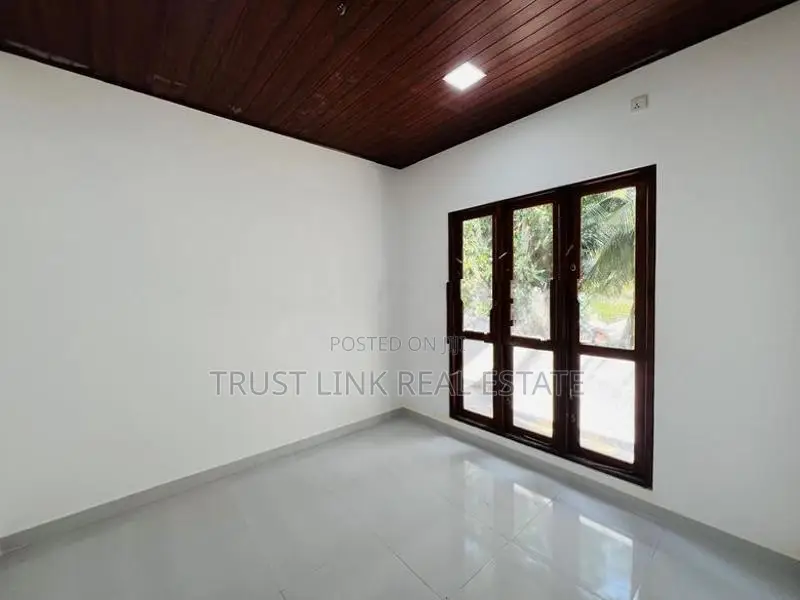 2 Storey House for Sale in Wattala Kerawalapitiya