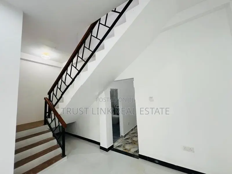 2 Storey House for Sale in Wattala Kerawalapitiya