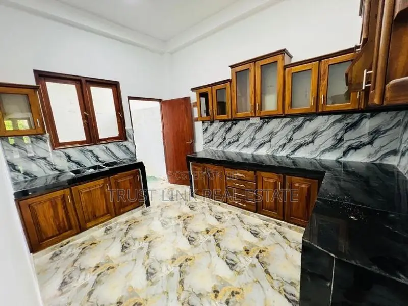 2 Storey House for Sale in Wattala Kerawalapitiya