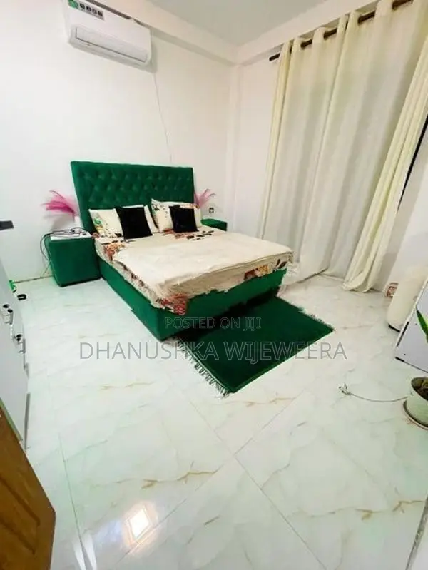 2 Story Modern Box Type House with Rooftop Weliweriya
