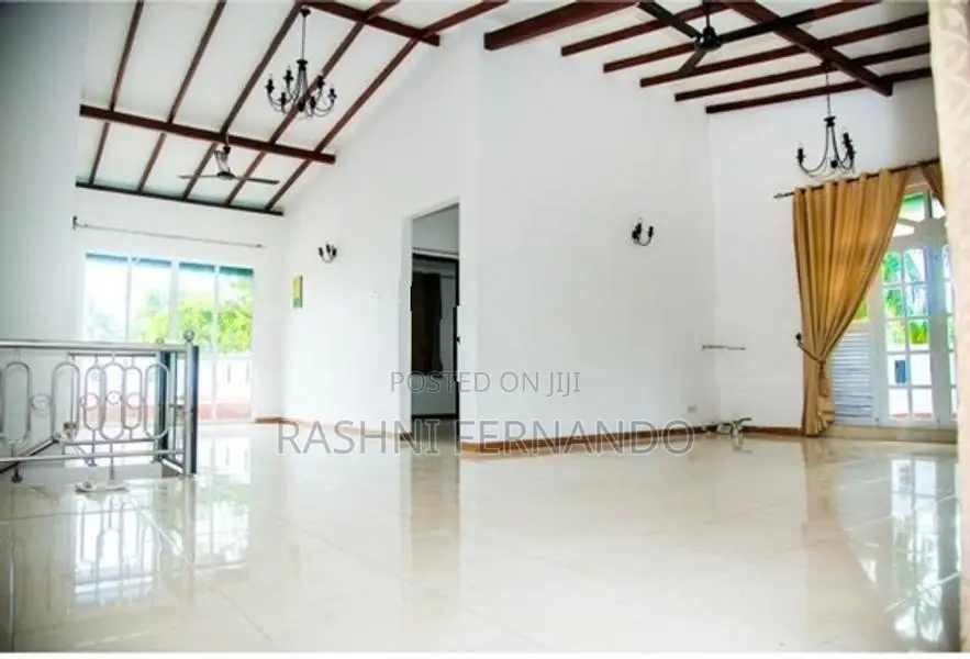Large Two Storied House - Athurugiriya