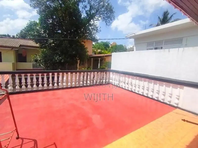 Two Storey House for Sale in Pelawaththa