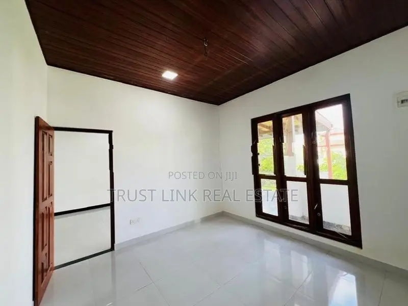 2 Storey House for Sale in Wattala Kerawalapitiya
