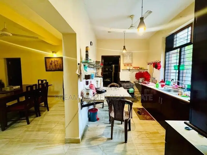 5BR Luxury House with Large Garden Modern Facilities-Boralesgamuwa