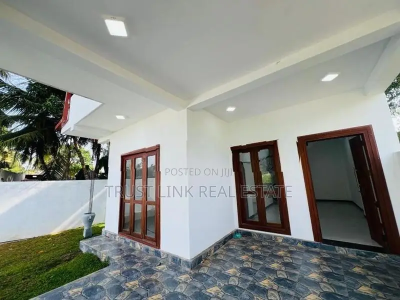 2 Storey House for Sale in Wattala Kerawalapitiya