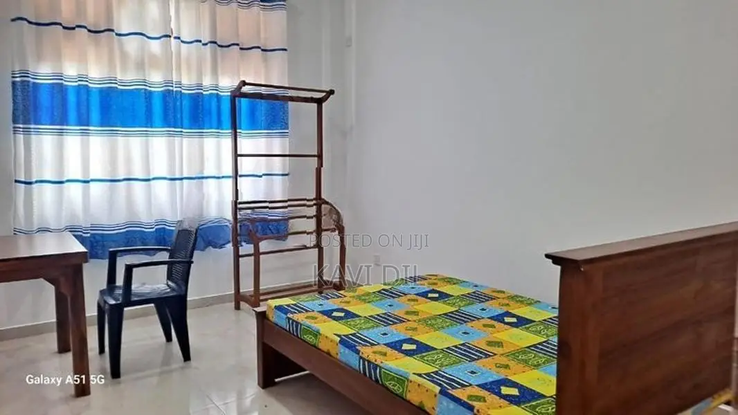රැකියා නියුතු ගැහැනු ලමයි සදහා නවාතැන් පහසුකම් ඇත මීගොඩ