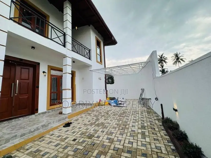 Luxury 2 Storey House for Sale in Piliyandala