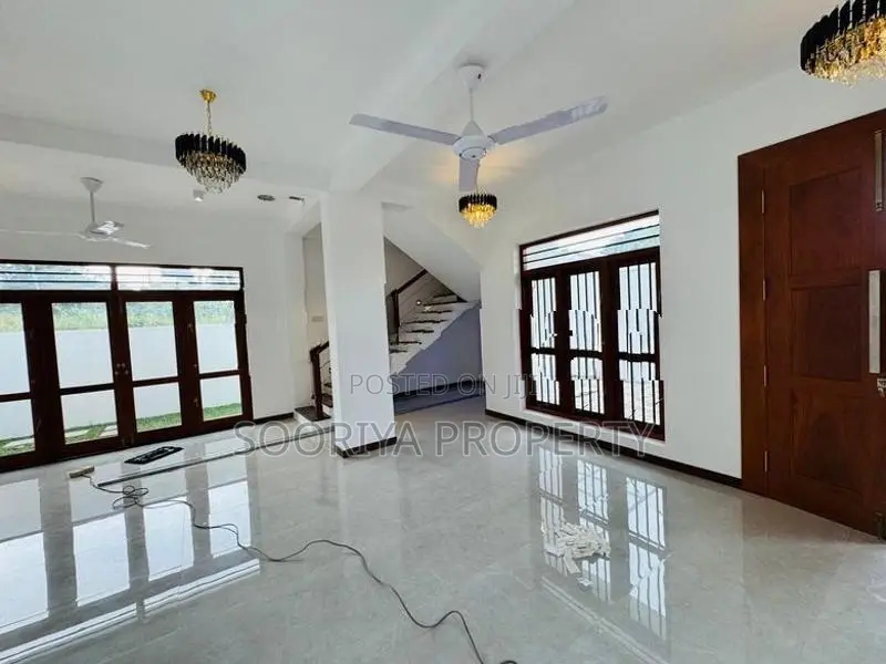 Luxury 2 Storey House for Sale in Piliyandala