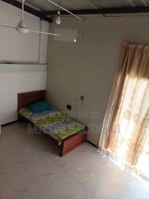 Room for Rent A Girl in Battaramulla