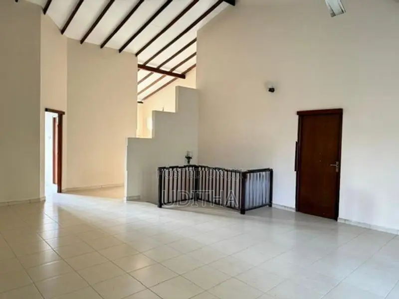 Upper Floor Two-Storey House for Rent Ratmalana