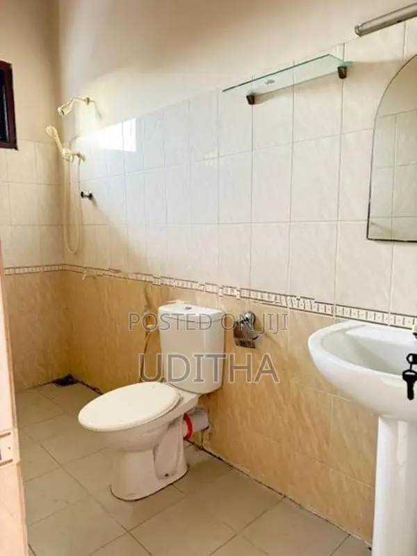 Upper Floor Two-Storey House for Rent Ratmalana