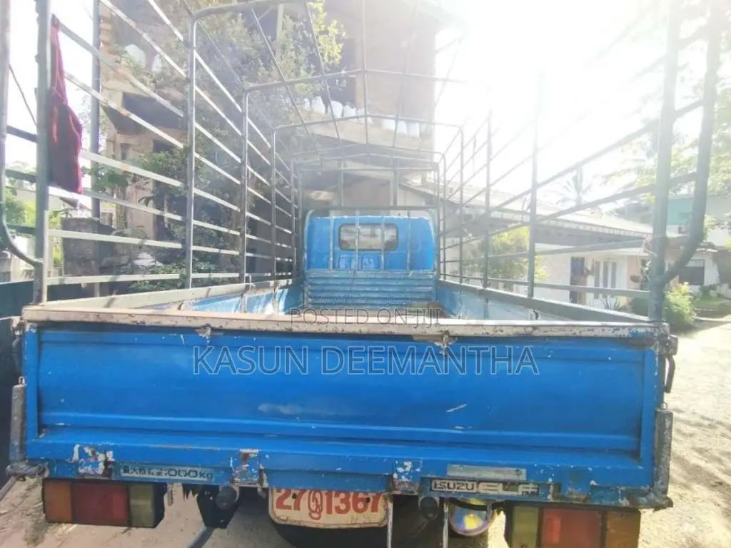 Isuzu ELF 1976 Lorry (Used)