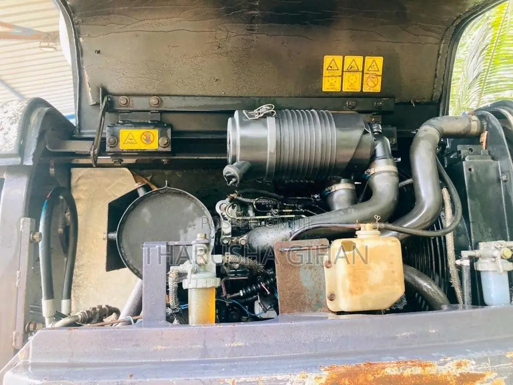Mitsubishi MM 30 T 2012 Heavy-Duty (Used)