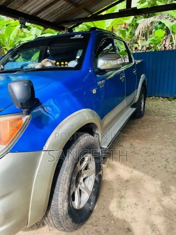 Toyota Hilux 2009 Pickup (Used)