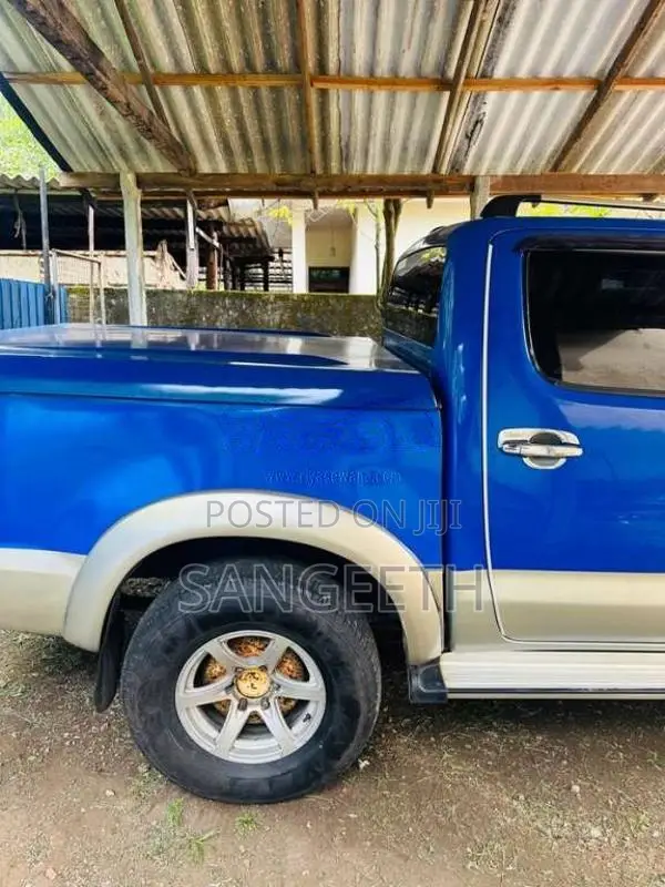 Toyota Hilux 2009 Pickup (Used)