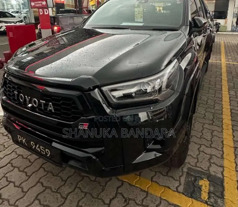 Toyota Hilux 2023 Pickup (Used)
