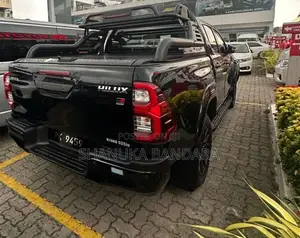 Toyota Hilux 2023 Pickup (Used)