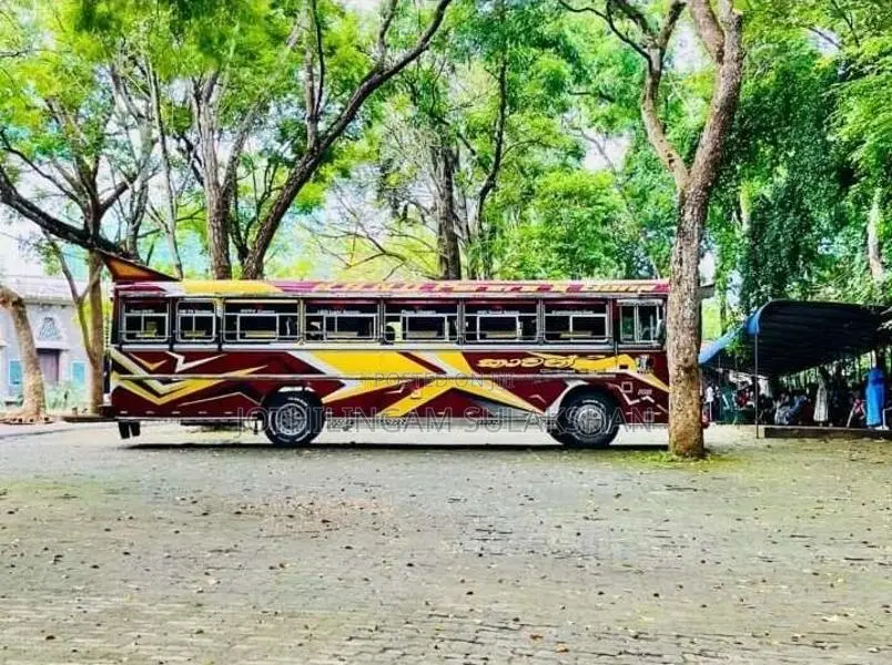 Ashok-Leyland Leyland 2017 Bus (Used)