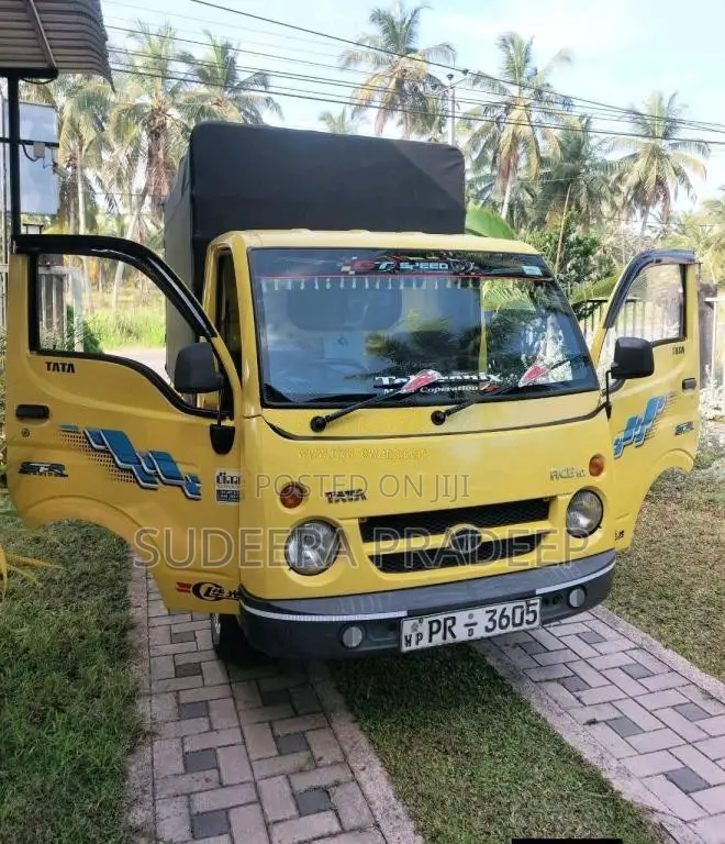 Tata Dimo Batta 2011 Lorry (Used)