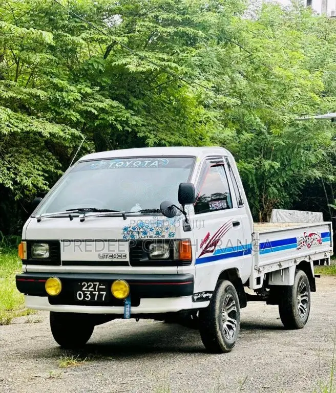 Toyota Liteace 2000 Lorry (Used)