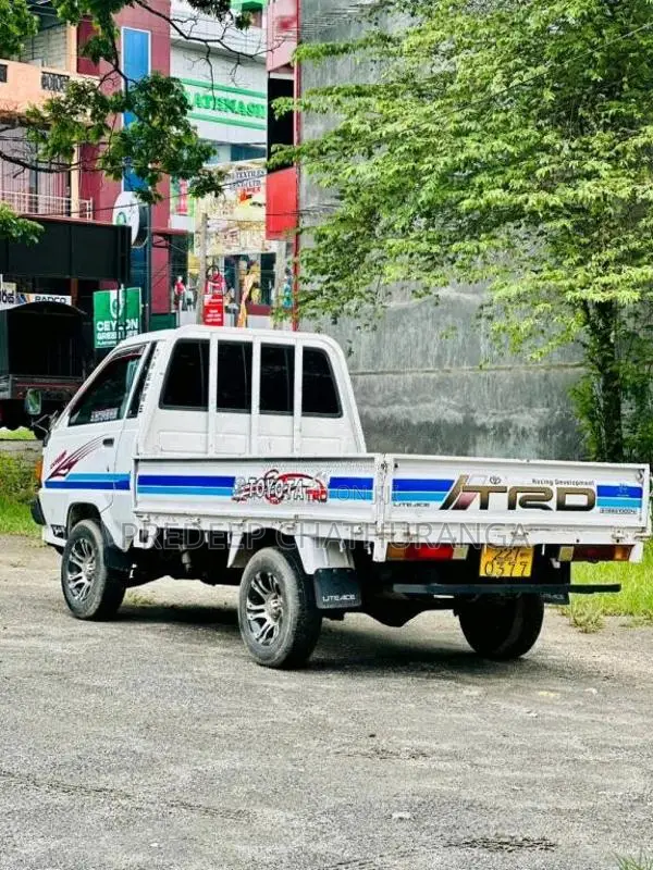 Toyota Liteace 2000 Lorry (Used)