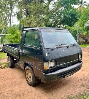 Mitsubishi L300 1981 Lorry (Used)