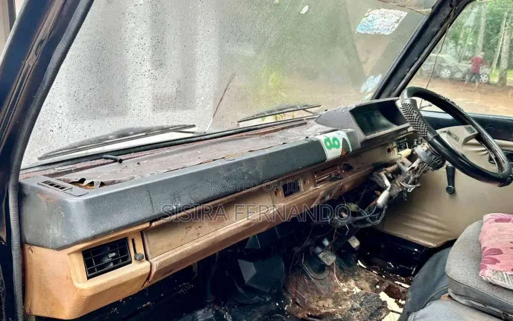 Mitsubishi L300 1981 Lorry (Used)