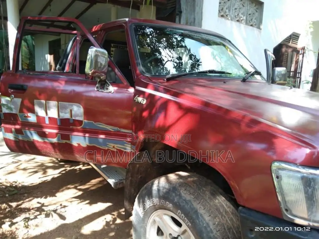 Toyota Hilux 1984 Pickup (Used)
