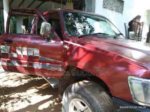 Toyota Hilux 1984 Pickup (Used)