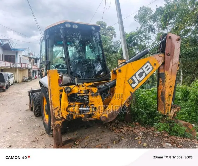 JCB 3CX 2011 Heavy-Duty (Used)