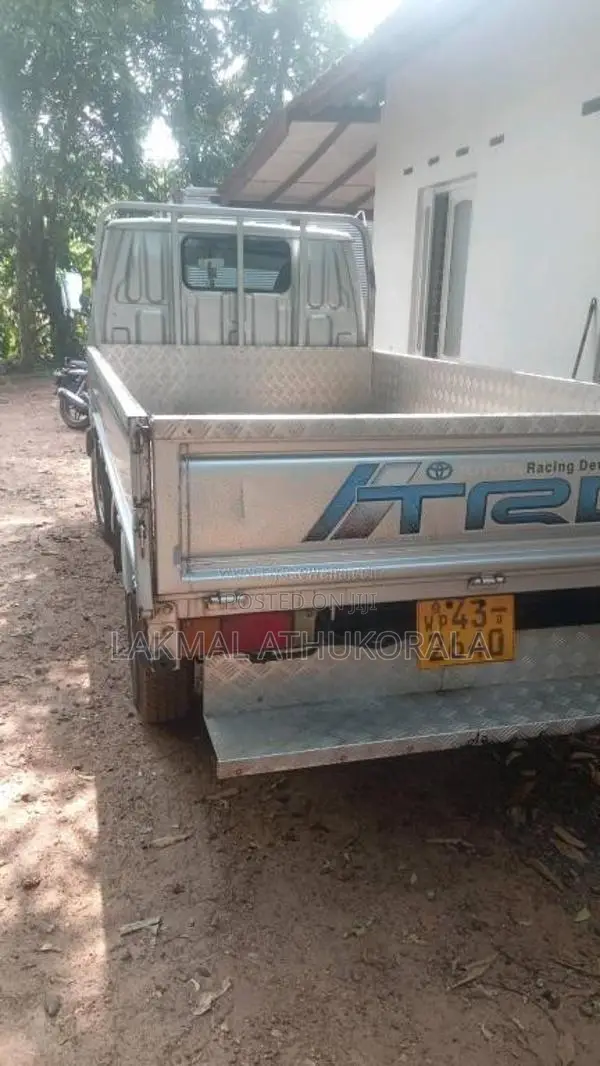Toyota Dyna 1980 Lorry (Used)