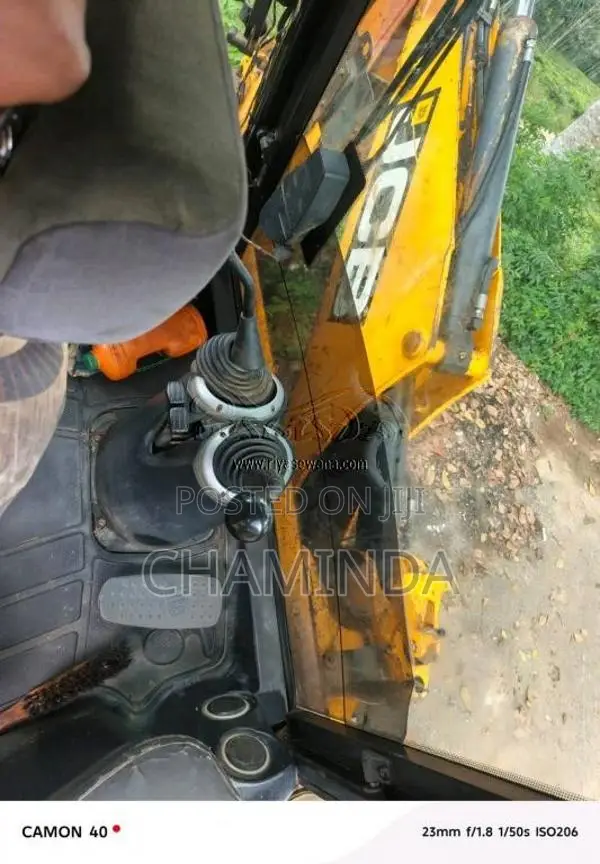 JCB 3CX 2011 Heavy-Duty (Used)