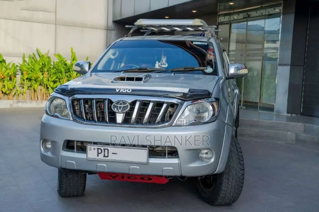 Toyota Hilux Vigo 2011 Pickup (Used)