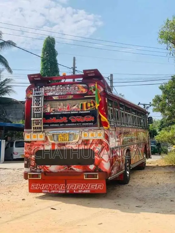 Ashok-Leyland Viking 2010 Bus (Used)
