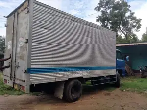 Isuzu ELF 1983 Lorry (Used)