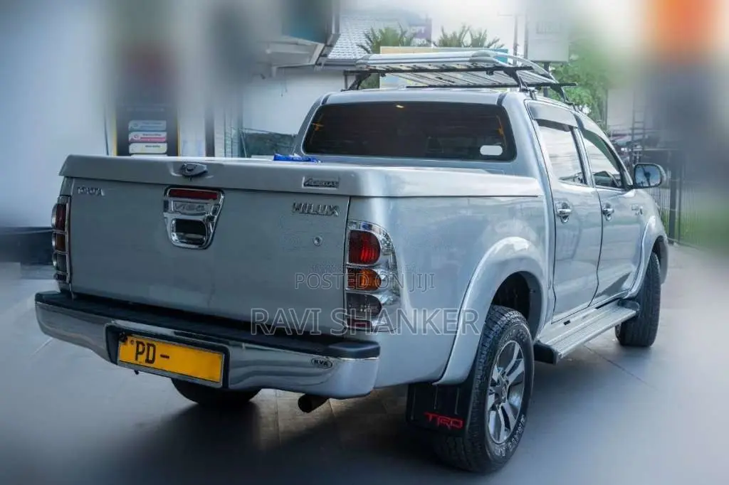Toyota Hilux Vigo 2011 Pickup (Used)