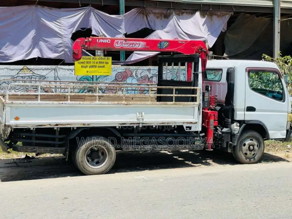 Mitsubishi Boom Truck 2014 Lorry (Used)