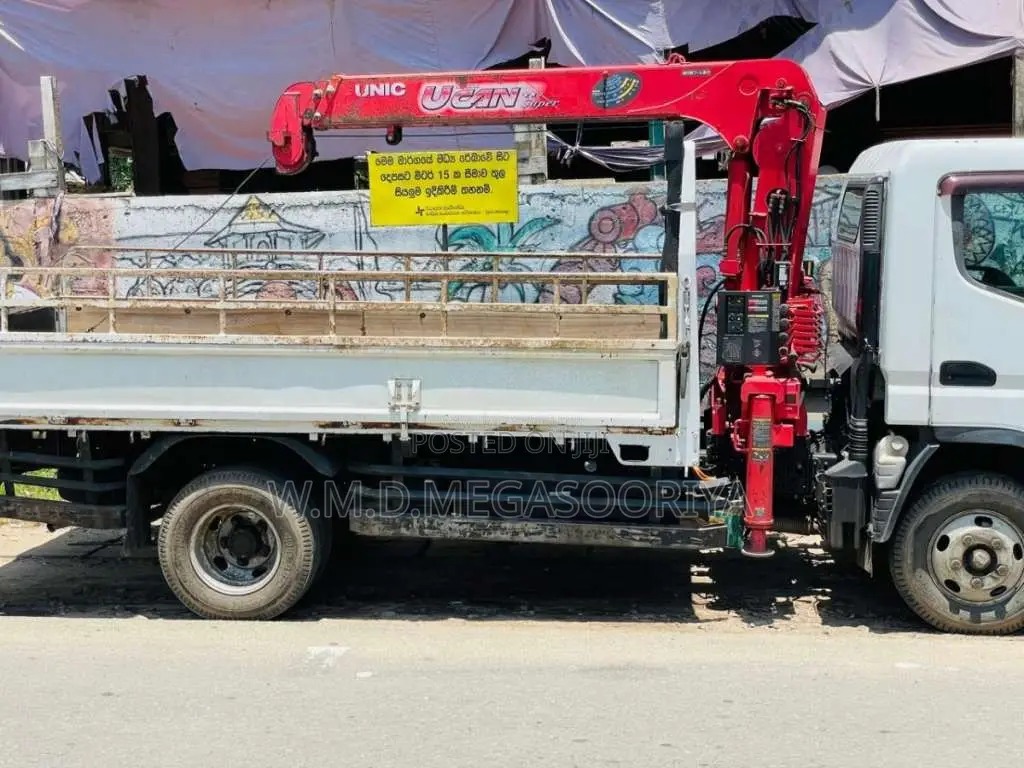 Mitsubishi Boom Truck 2014 Lorry (Used)