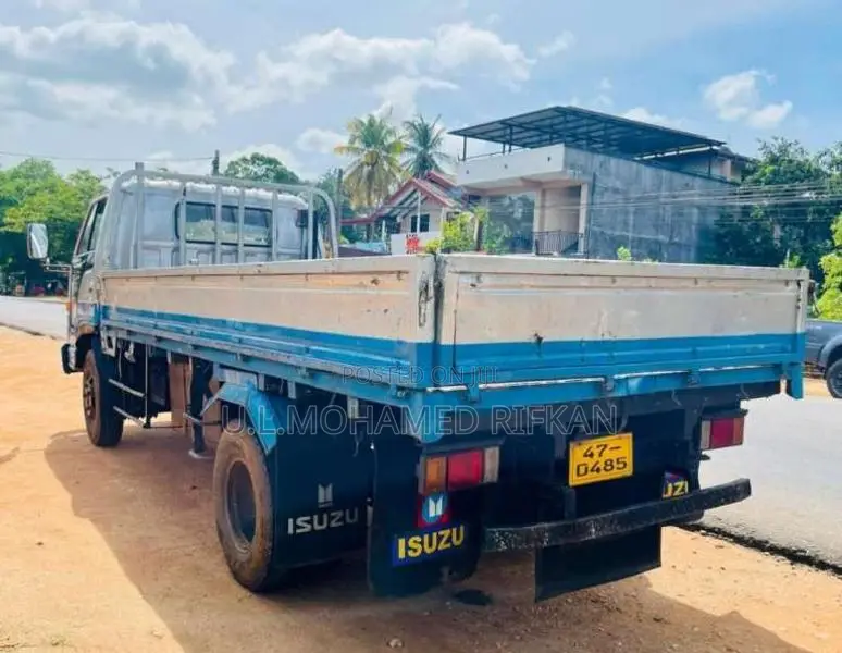 Isuzu ELF 1990 Lorry (Used)