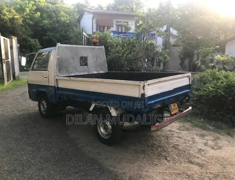 Mitsubishi L300 1982 Lorry (Used)