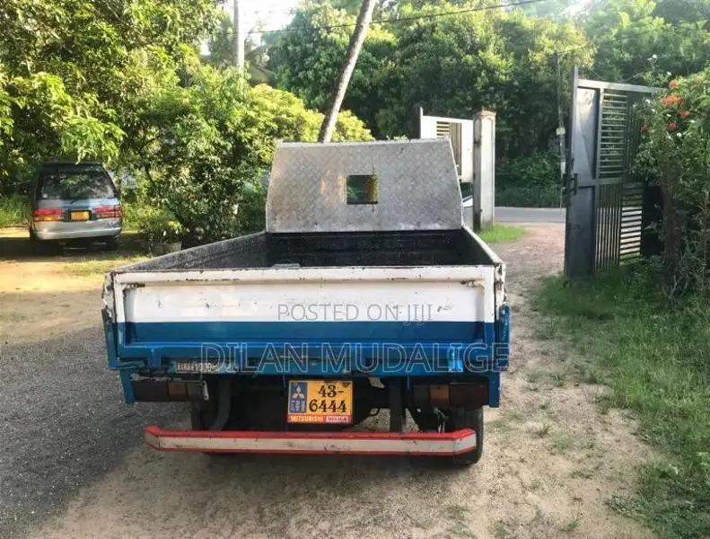 Mitsubishi L300 1982 Lorry (Used)