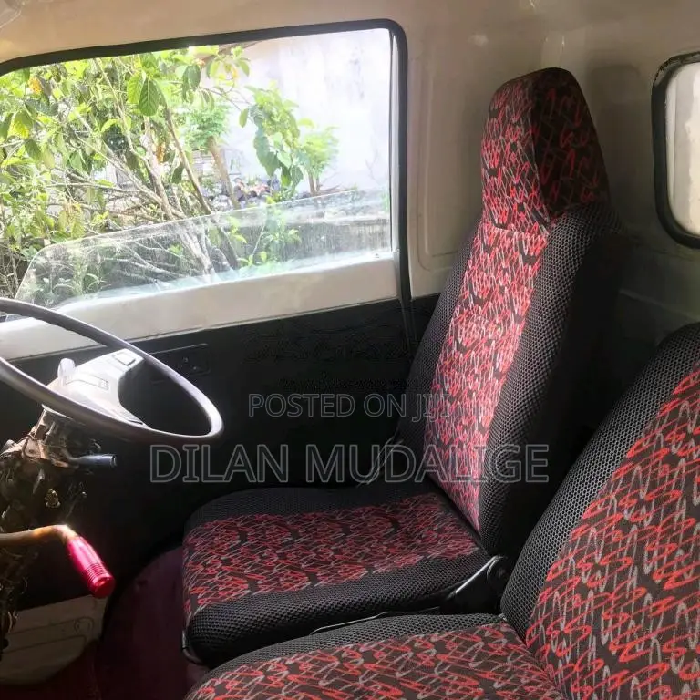 Mitsubishi L300 1982 Lorry (Used)
